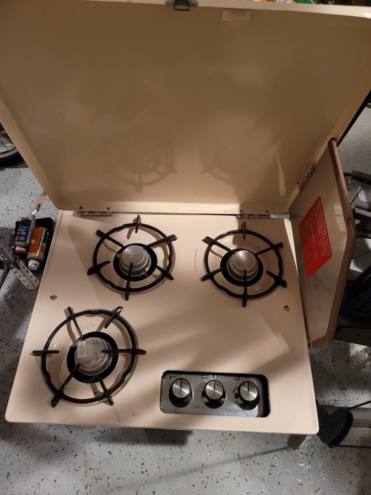 1985 COLEMAN SHENANDOAH POP UP CAMPER FURNACE AND STOVE