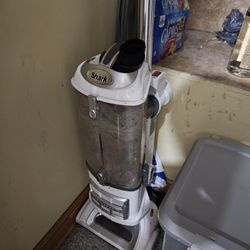 SHARK Navigator Vacuum 