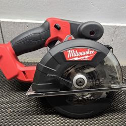 
Milwaukee
 Circular Saw 