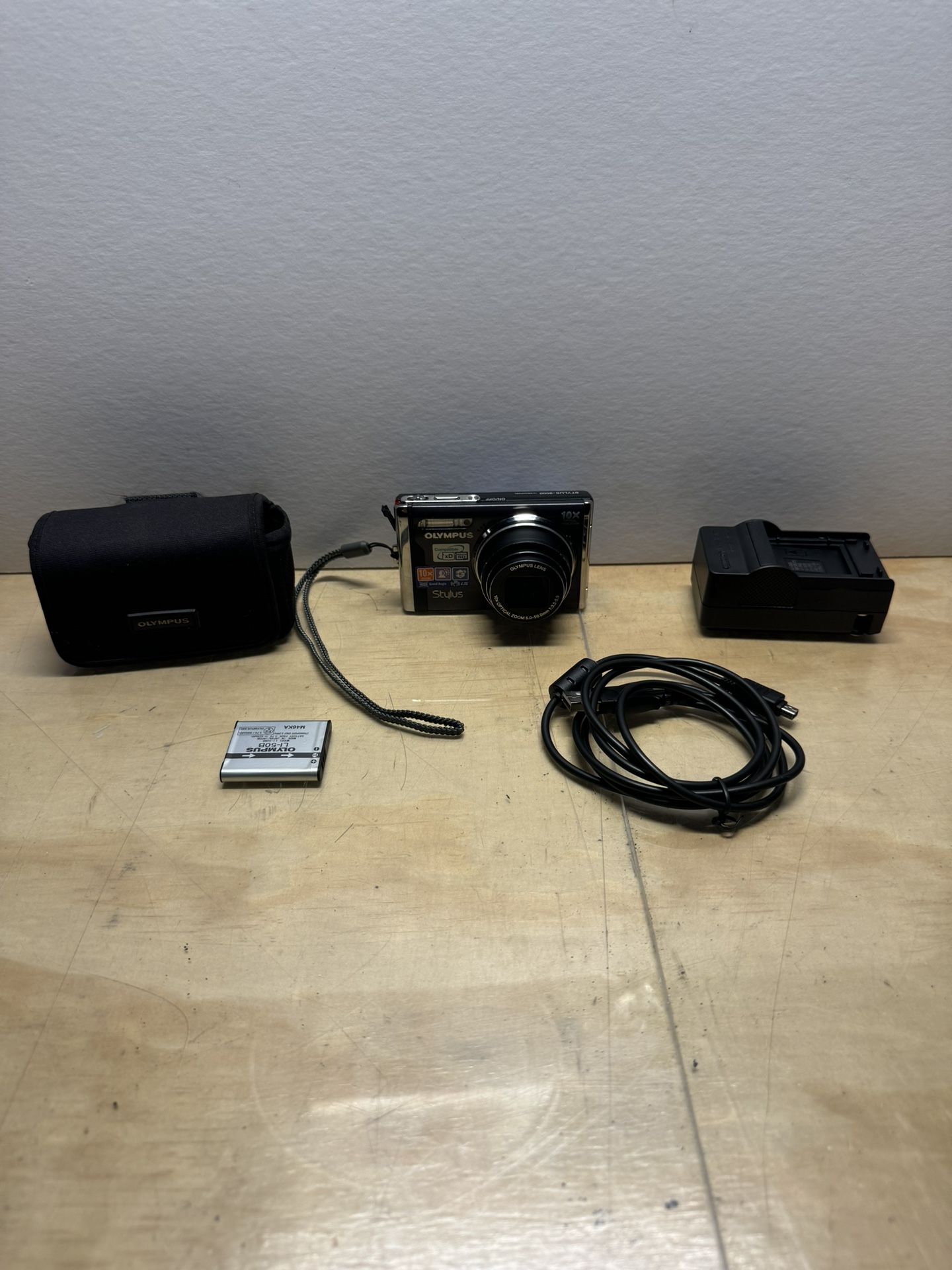 Olympus Stylus 9000 Digital Camera