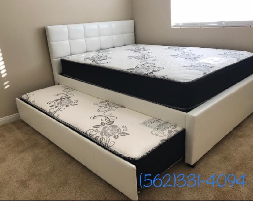 Full/twin white trundle bed w. Orthopedic mattresses included