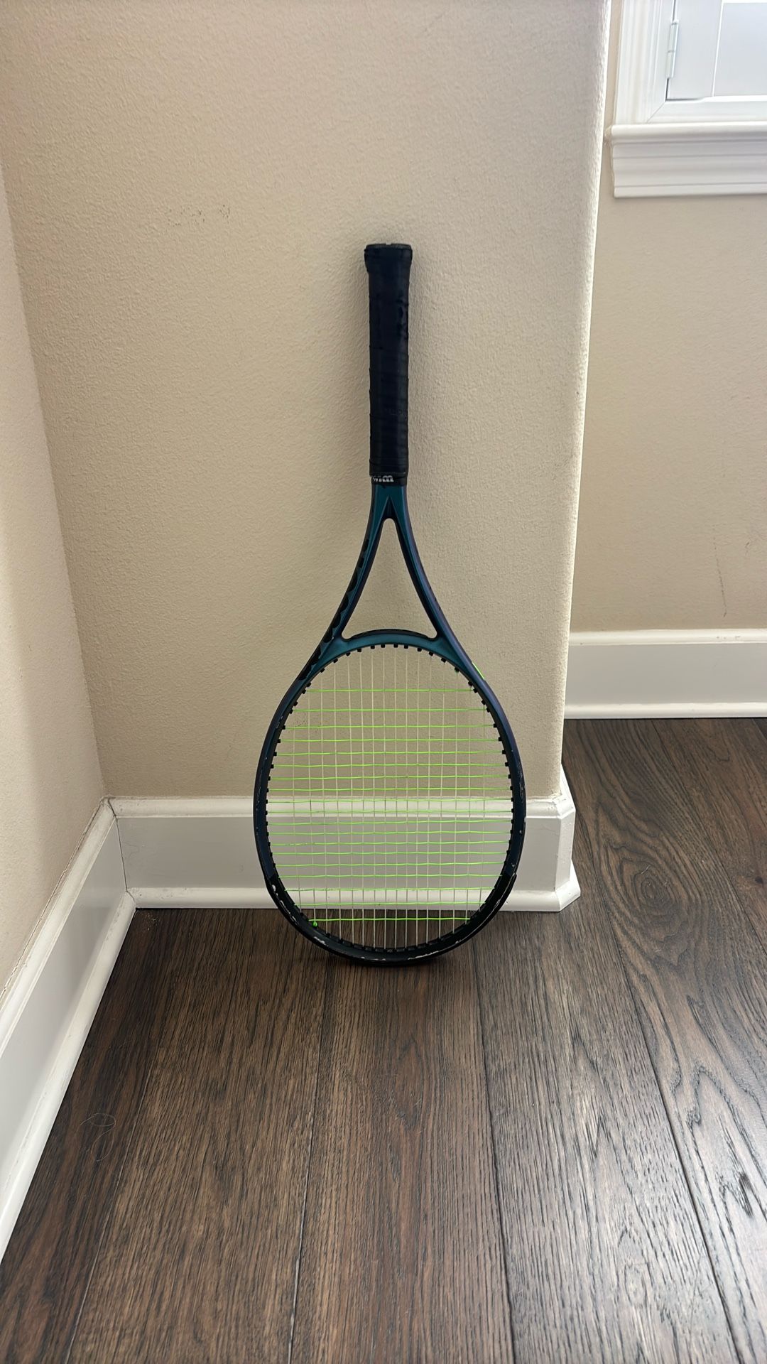 Wilson Ultra 100 L Tennis Racket