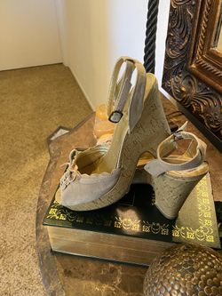 By Gess tan swade woman’s 7.5 shoes