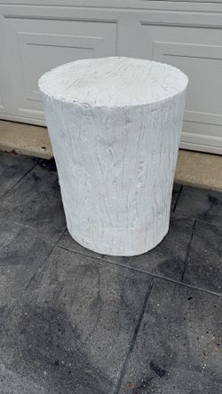White Faux Tree Stump Side Patio Table Modern Rustic Outdoor Indoor Accent Pedestal Stool