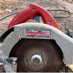 MILWAUKEE CORDED 7 1/4” CIRCULAR SAW 
