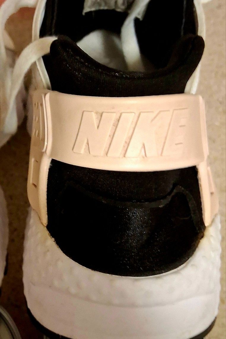 Men's Nike Hurricane Running Shoes $35 Size 7 Loop