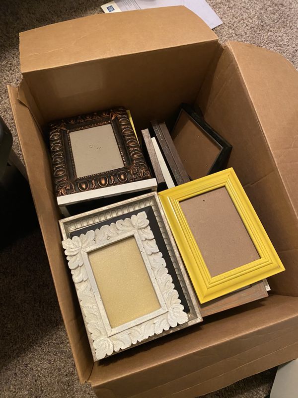 Box of picture frames. for Sale in Austin, TX OfferUp