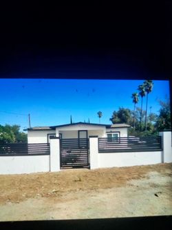 Custom gate