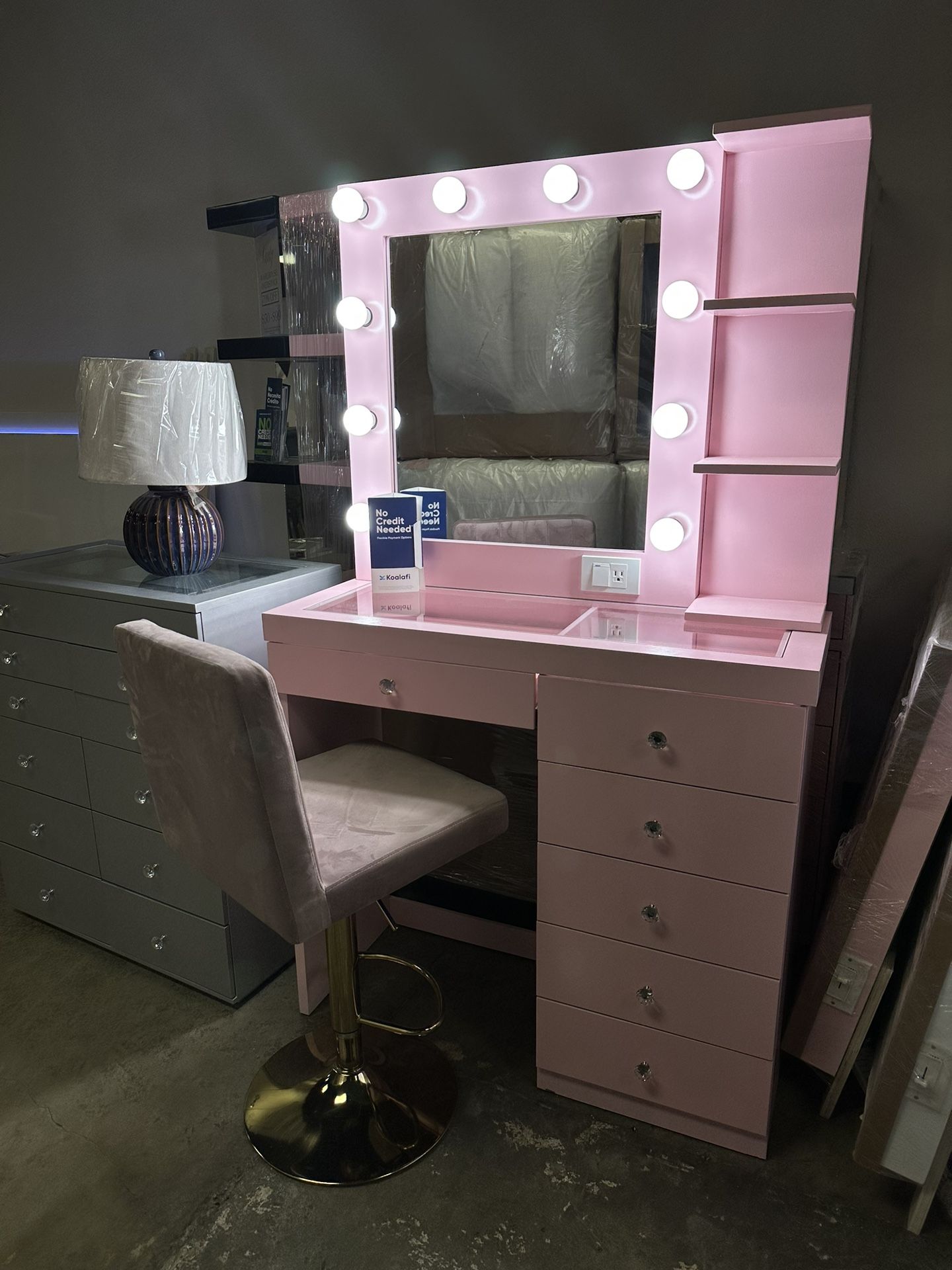 Vanity Set Table With Mirror & Shelf