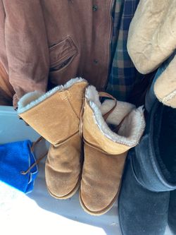 Ugg’s size 7