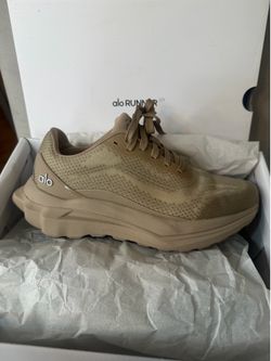 Alo runner shoes