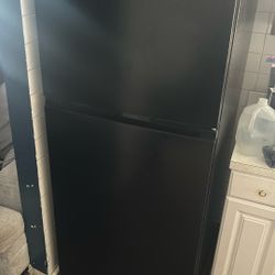 Refrigerator For Sale
