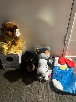 Hello kitty, build a bear etc plushies