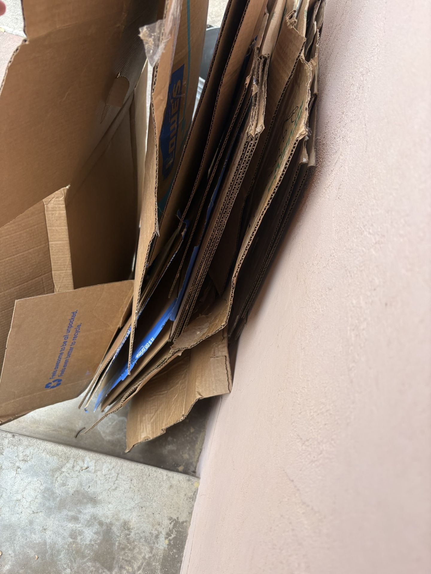 FREE MOVING BOXES