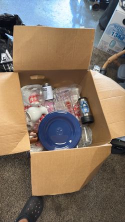 Mix match plates and cups