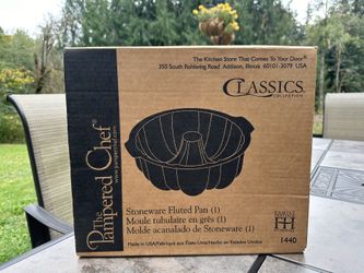 Pamper Chef 🌸 New   Fluted Pan   