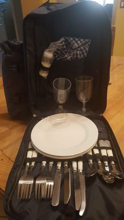 Family picnic backpack setting of 4
