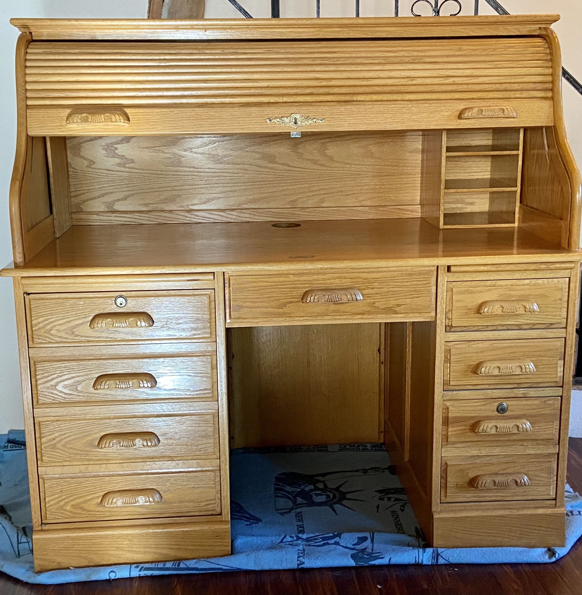 Roll-Up Oak Desk-REDUCED 🤩 Make Reasonable Offer- REDUCED