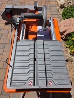 Ridgid 9-Amp 7 in. Blade Corded Wet Tile Saw with Stand