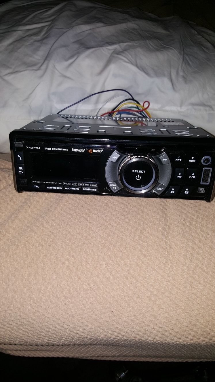 dual bluetooth car stereo XHD7714 with remote