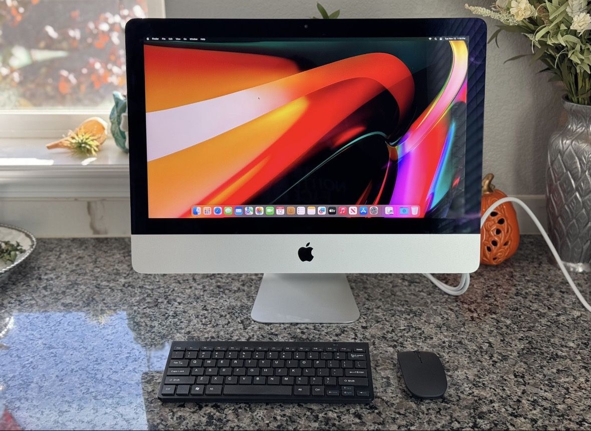 21.” Apple iMac 256GB SSD With Brand New Keyboard