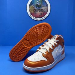 Jordan 1 Mid Metallic Orange 