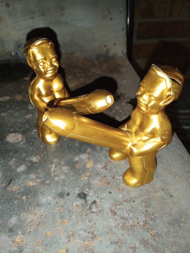 2 Novelty Lighters