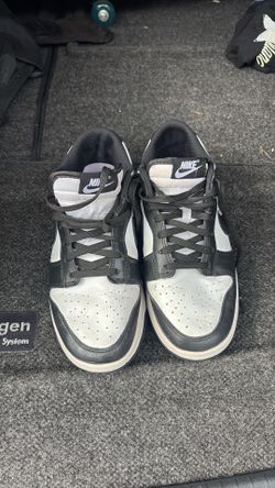 Black Nike Pandas size 8 1/2