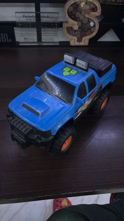 Toy car
