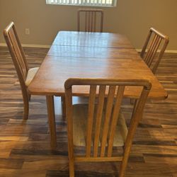Table With 4 Chairs