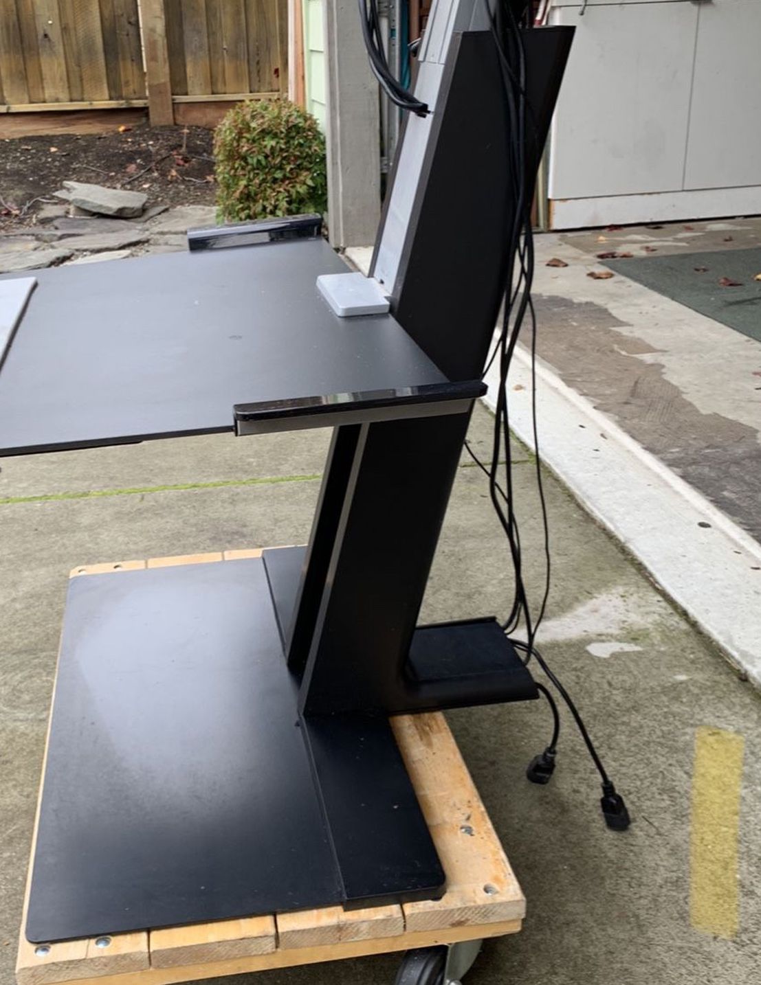 Humanscale Computer Stand