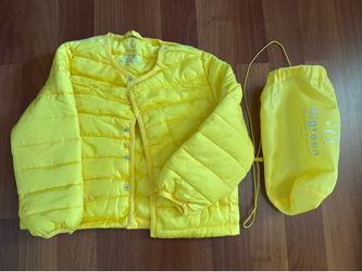 light weight 3-4y jacket with pouch