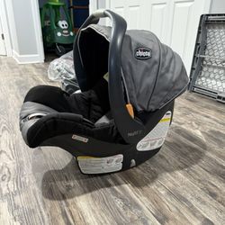 Chicco keyfit30 Infant seat w/2nd base