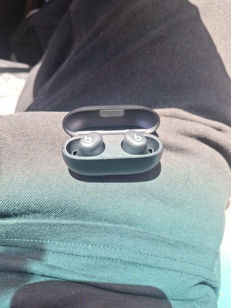 Beats Solo Wireless Buds