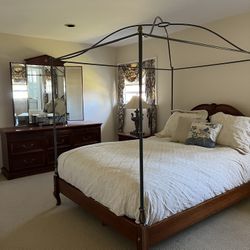 5 Pc Ethan Allen Queen Size Bedroom Set Mint Condition 