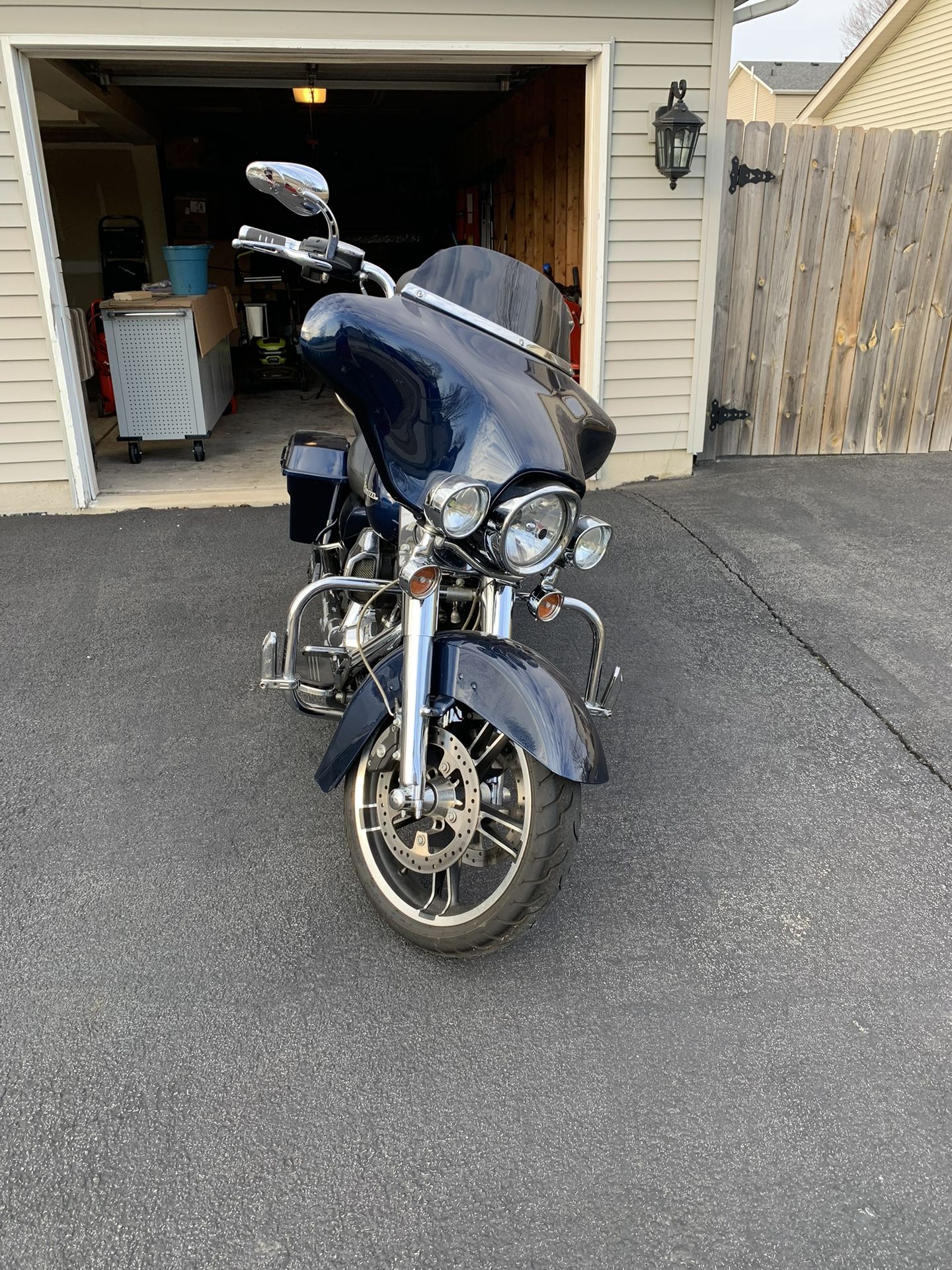 2012 Harley Davidson FLHX