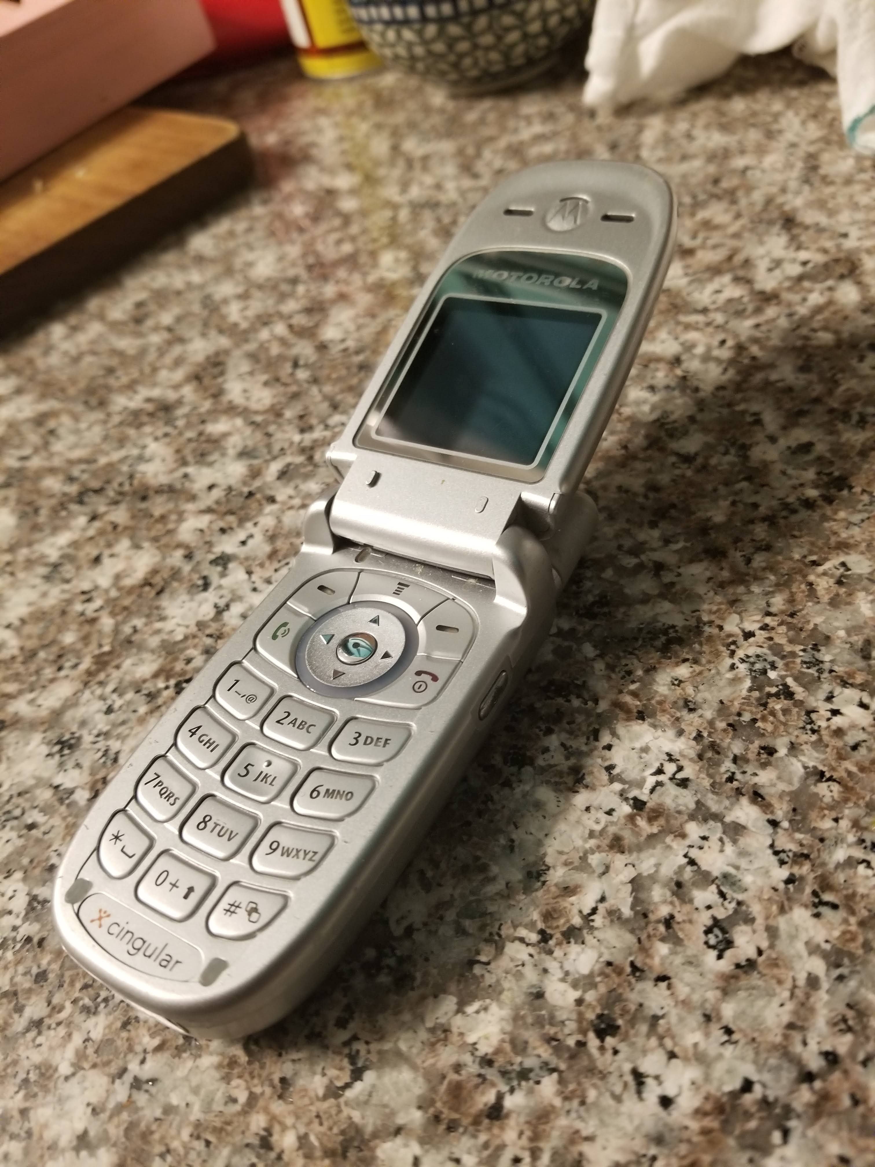 Motorola V220E Cingular flip cell phone