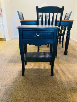 Dresser with drawer