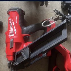 Milwaukee Fuel Frame Nailer  30-34 Degrees ( Tool Only) 