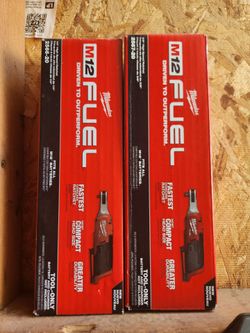Milwaukee
M12 FUEL 12V Lithium-Ion Brushless Cordless High Speed 3/8 in. Ratchet with Brushless High Speed 1/4 in. Ratchet ( TOOLS ONLY )