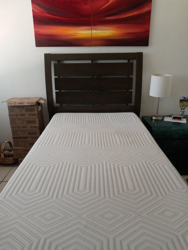 Adjustable Twin Bed with Remote