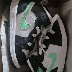 Kids Jordan 1 Mid 6c