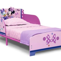 Delta Children Minnie Toddler Bed