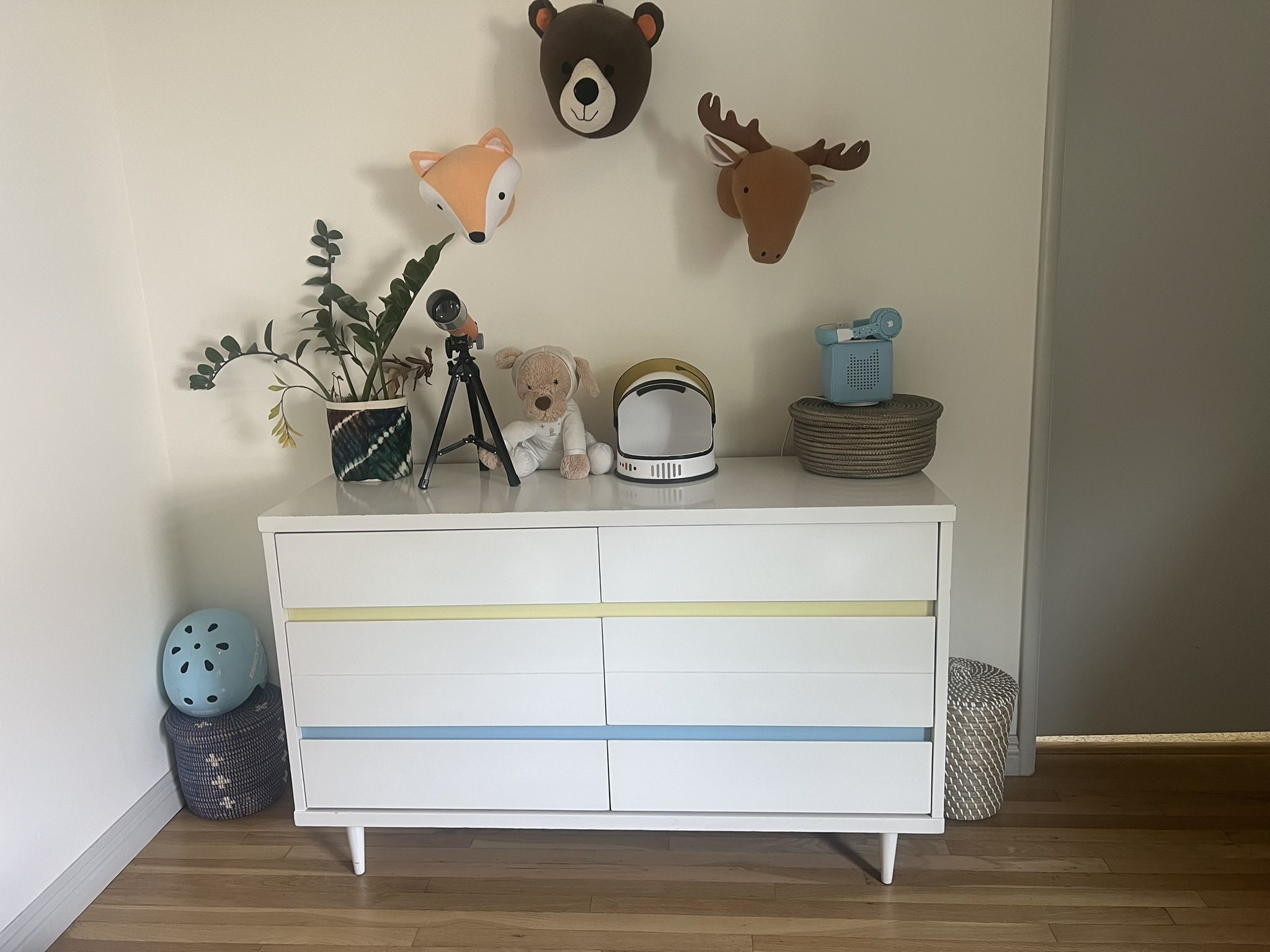 Mid Century White lacquer Dresser