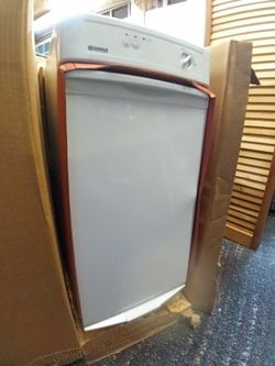 Kenmore 15-in White-on-white Trash Compactor - $450