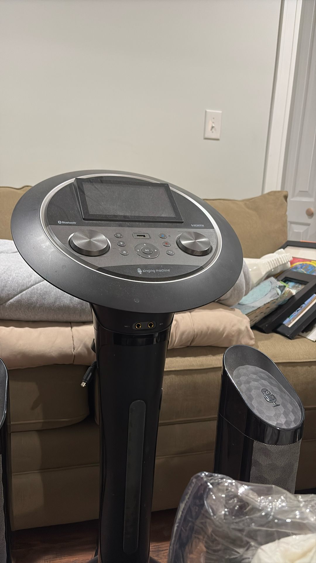 Wifi Karaoke Pedestal