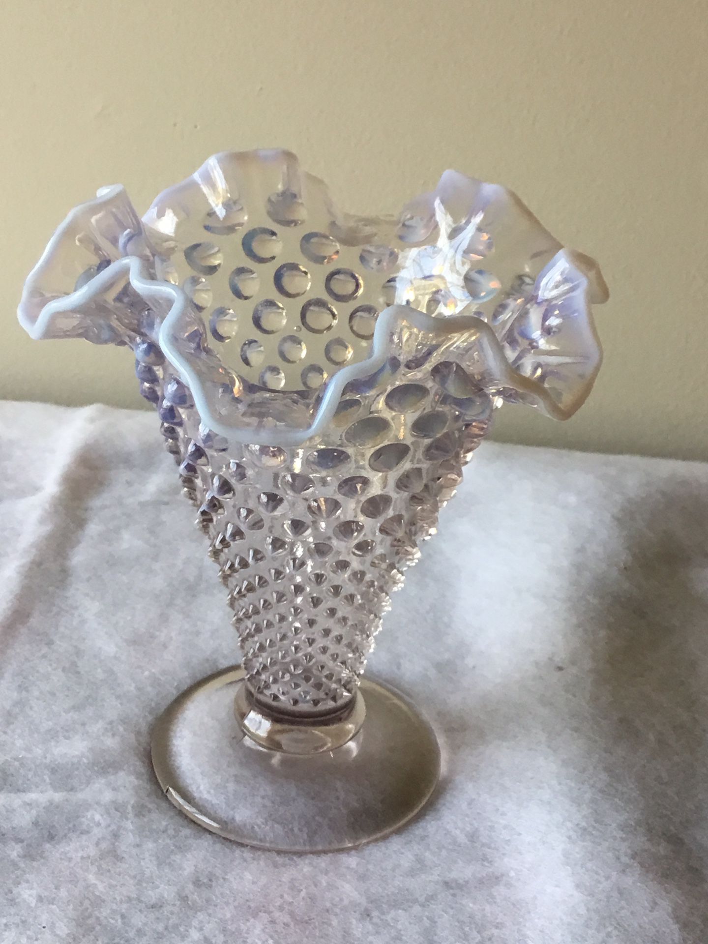 Lovely Vintage Glass Hobnail Vase With Ruffled Top 7” Tall