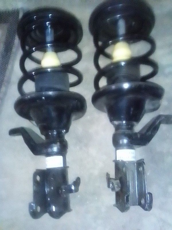 new condition  front struts 2001-2005 Honda civic