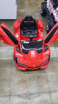 Lamboghini rides on cars