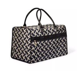 DVF FOR TARGET WEEKENDER BAG 2 PACK TRAVEL POUCHES USE 1 TIME EXECELLET CONDITION